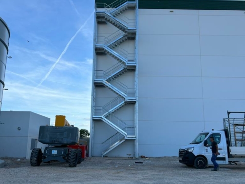 ce4fdb6d-f7d0-4a41-b9d8-4f1715828f4f