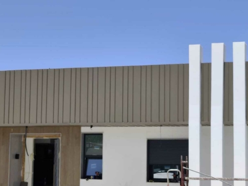 fabricacion y montaje de peto y porche para vivienda unifamiliar